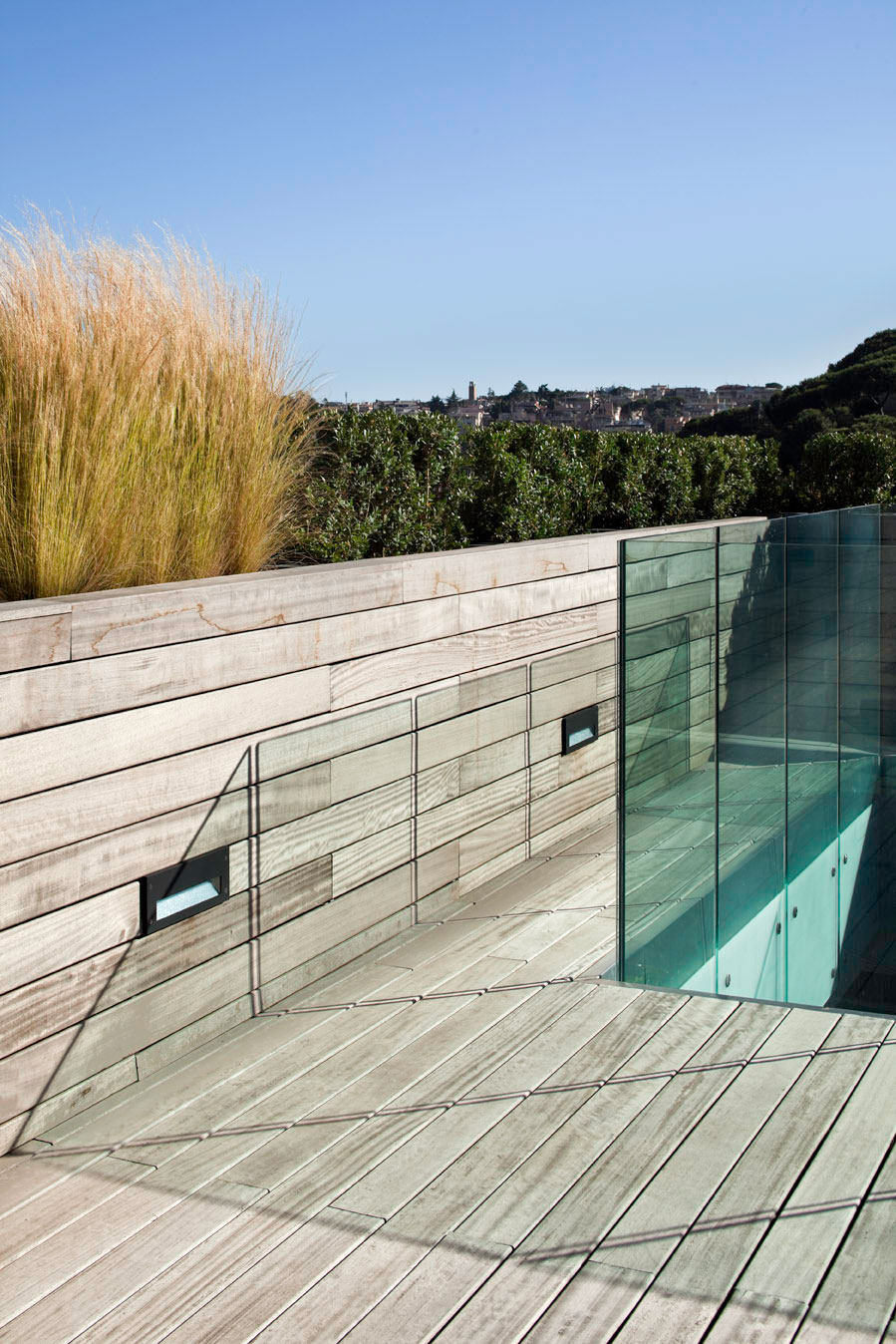 A Spacious and Bright Vertical Home That Opens to the Sky in Rome, Italy by Westway Architects (13)