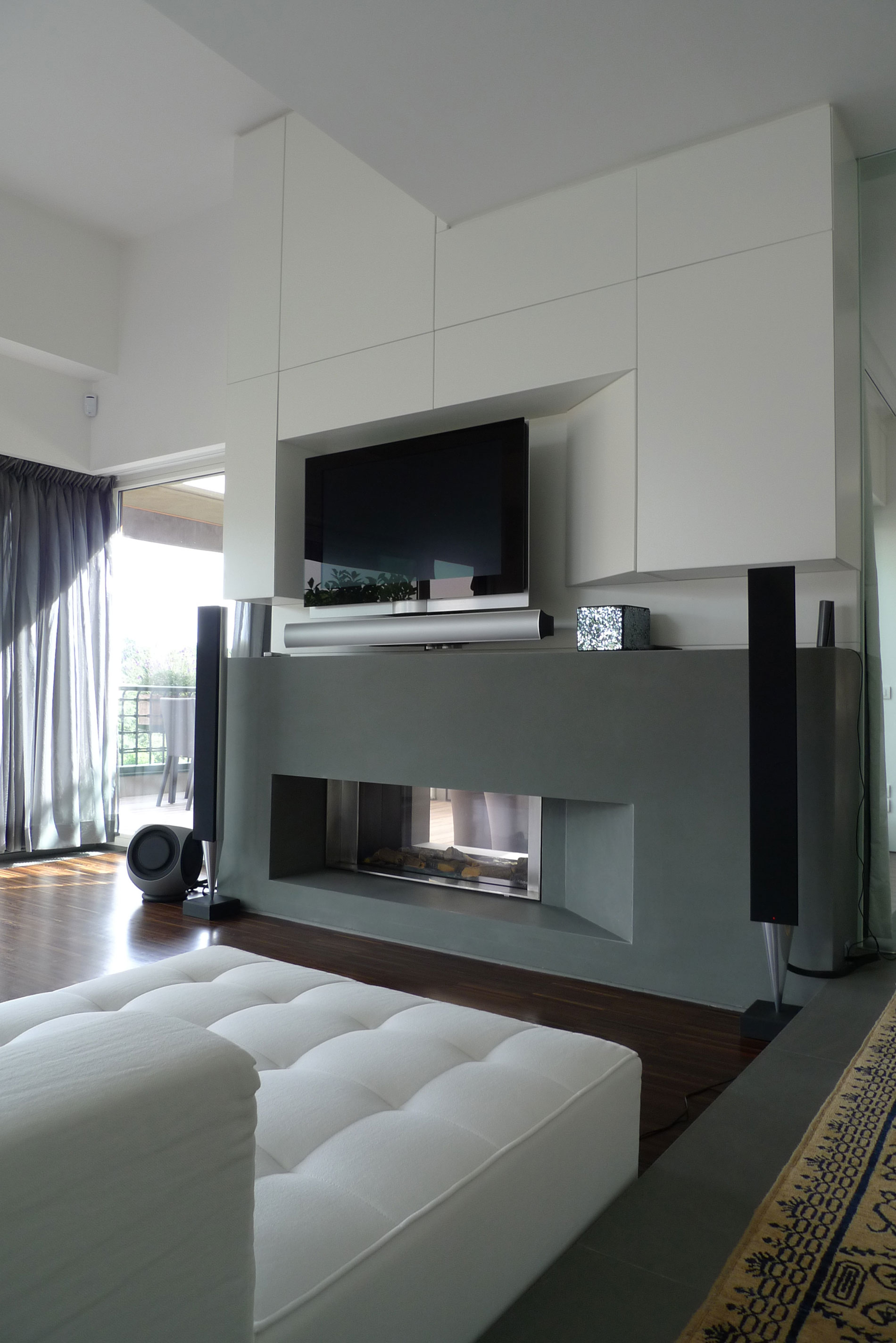A Spacious and Bright Vertical Home That Opens to the Sky in Rome, Italy by Westway Architects (2)