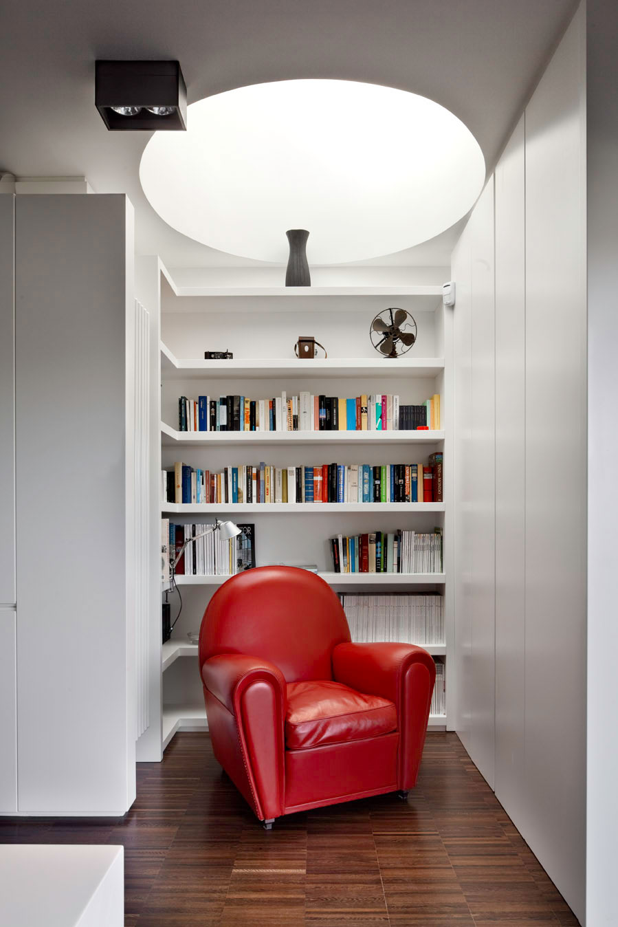 A Spacious and Bright Vertical Home That Opens to the Sky in Rome, Italy by Westway Architects (4)