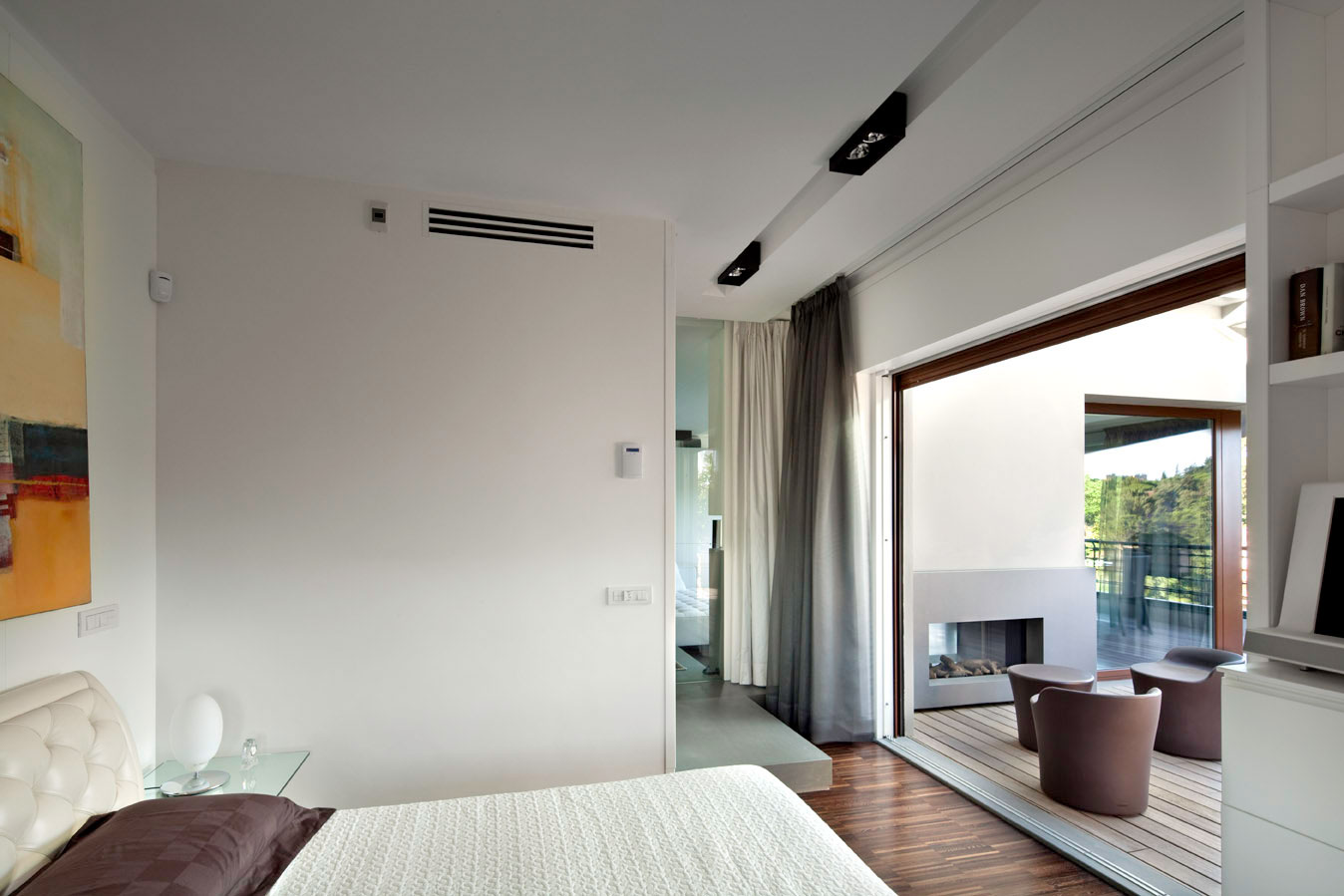 A Spacious and Bright Vertical Home That Opens to the Sky in Rome, Italy by Westway Architects (7)