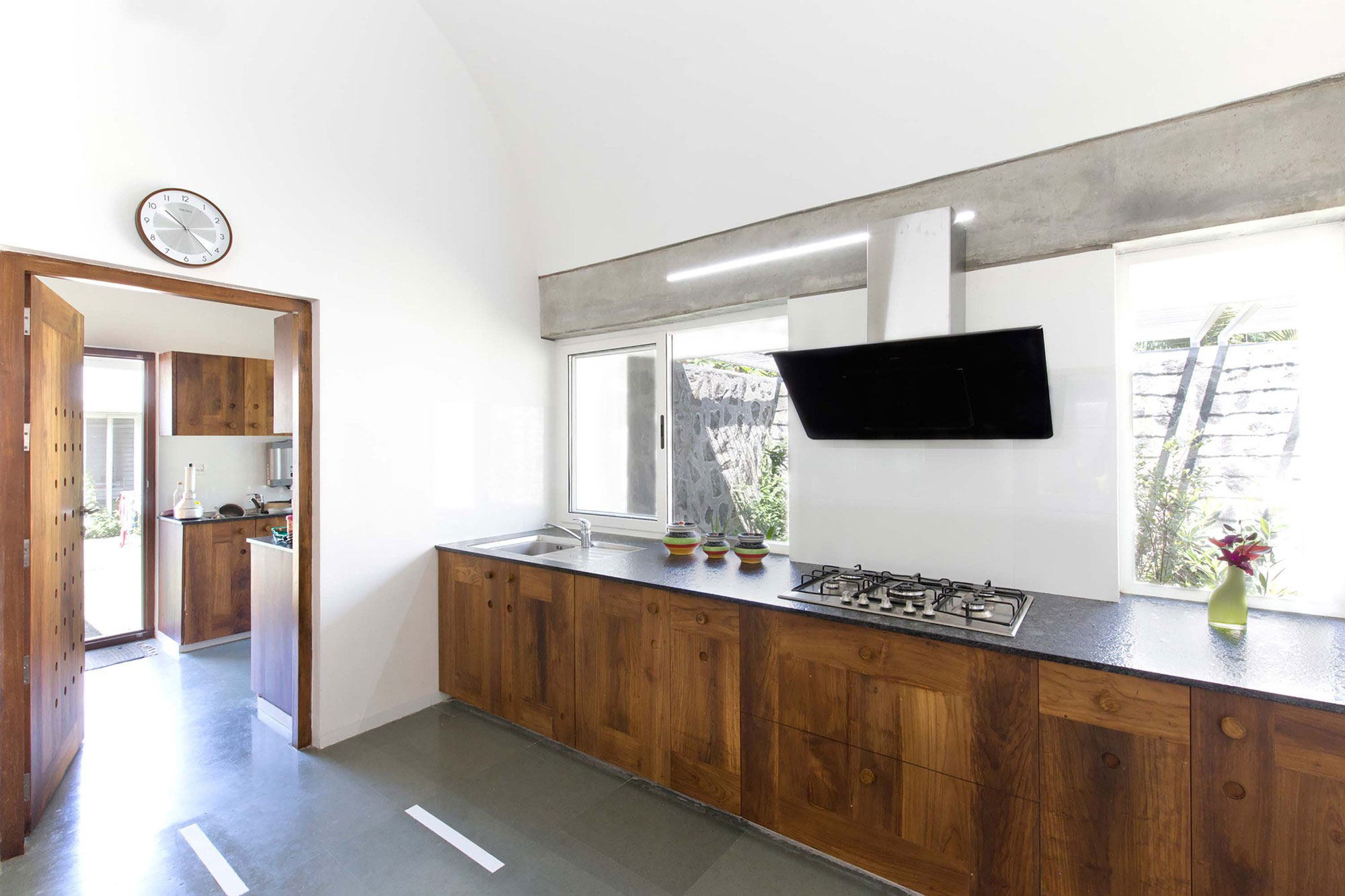 A Spacious and Comfortable Family Home for a Family of Six in Kerala, India by LIJO (12)