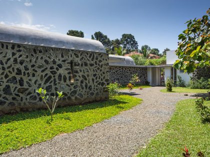 A Spacious and Comfortable Family Home for a Family of Six in Kerala, India by LIJO (7)