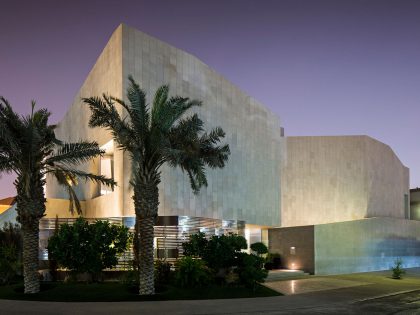 A Spacious and Elegant Home with Secluded Roof Terraces in Khaldiya by AGi architects (20)