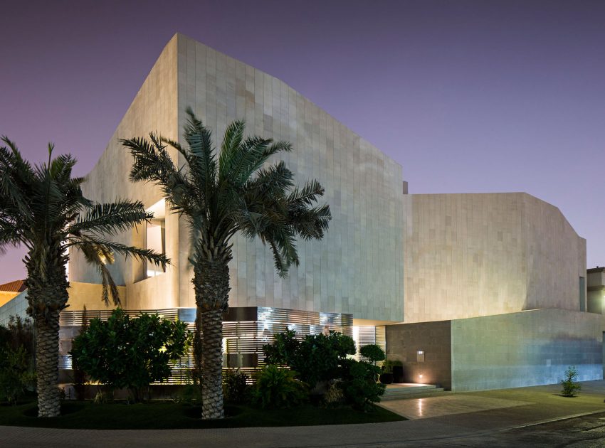 A Spacious and Elegant Home with Secluded Roof Terraces in Khaldiya by AGi architects (20)