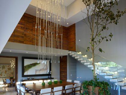 A Stunning Contemporary Home with Two Large Cantilevers in Guadalajara, Mexico by RAMA Construcción y Arquitectura (12)
