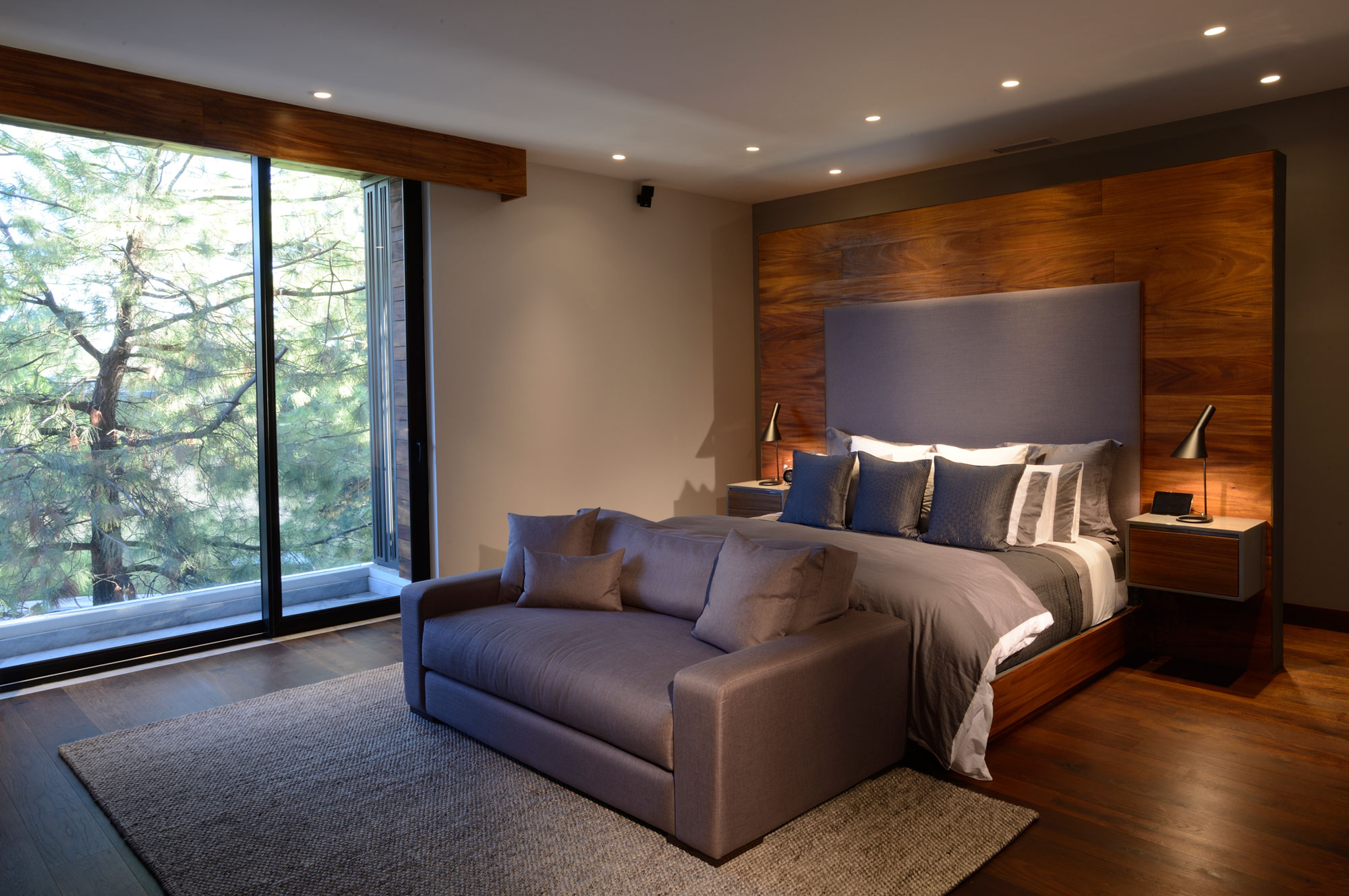 A Stunning Contemporary Home with Two Large Cantilevers in Guadalajara, Mexico by RAMA Construcción y Arquitectura (13)