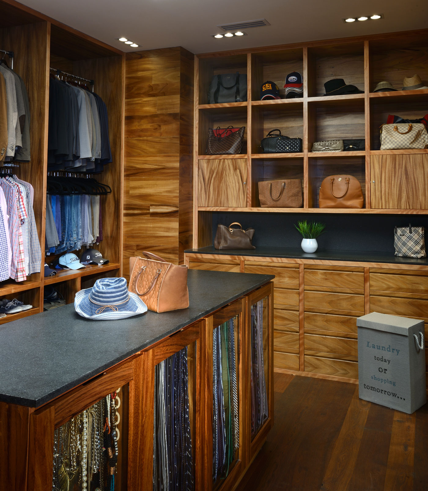 A Stunning Contemporary Home with Two Large Cantilevers in Guadalajara, Mexico by RAMA Construcción y Arquitectura (18)