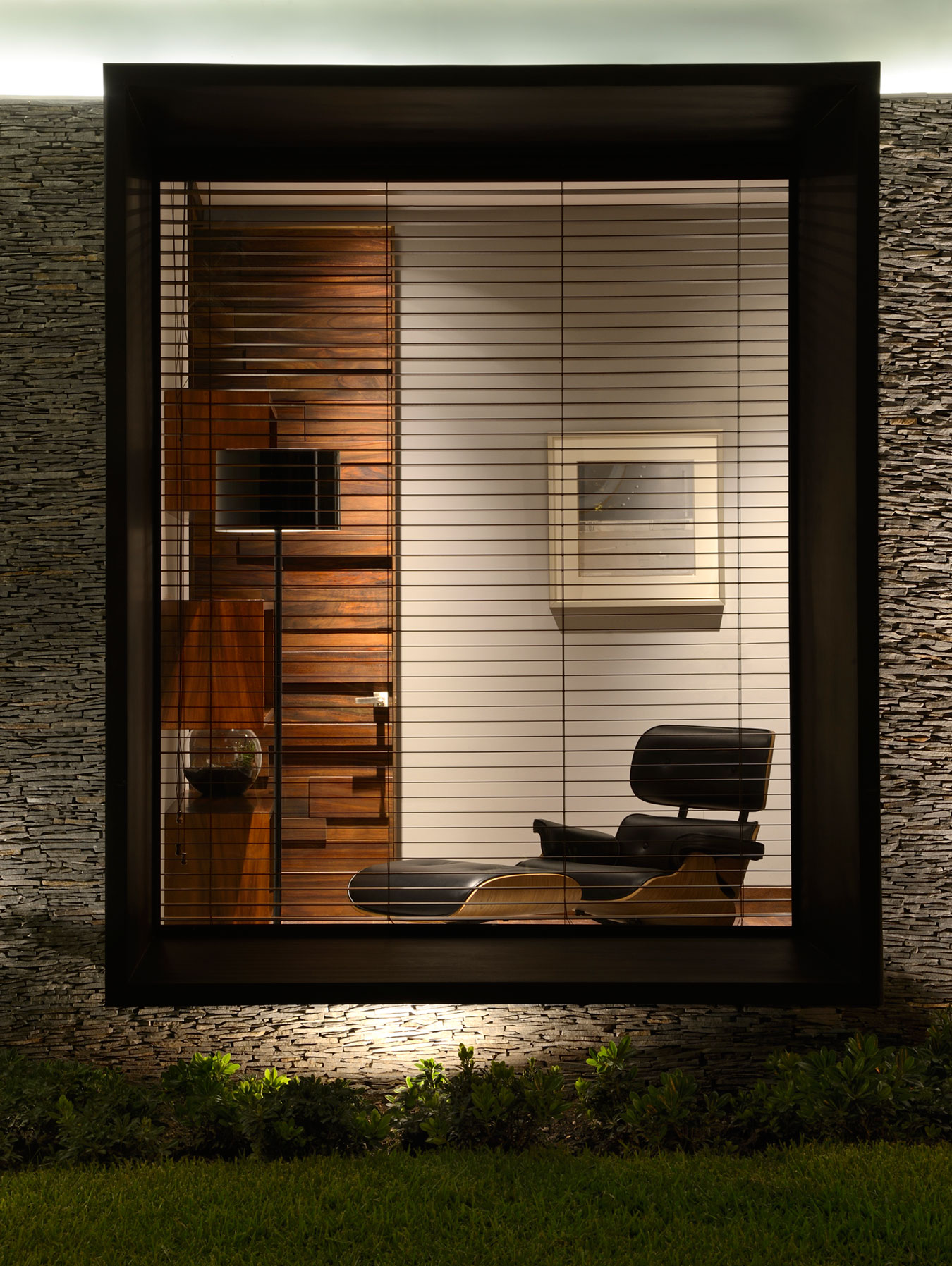 A Stunning Contemporary Home with Two Large Cantilevers in Guadalajara, Mexico by RAMA Construcción y Arquitectura (21)