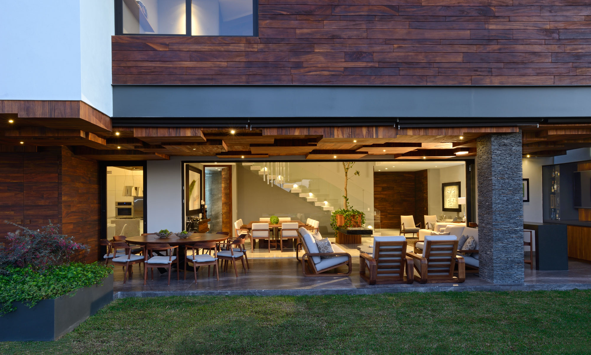 A Stunning Contemporary Home with Two Large Cantilevers in Guadalajara, Mexico by RAMA Construcción y Arquitectura (22)