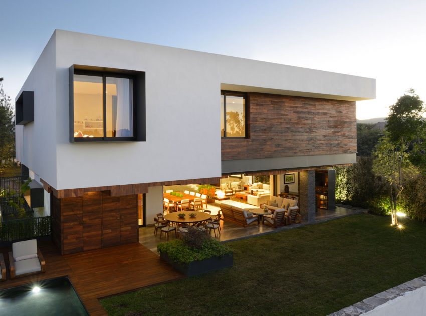 A Stunning Contemporary Home with Two Large Cantilevers in Guadalajara, Mexico by RAMA Construcción y Arquitectura (23)