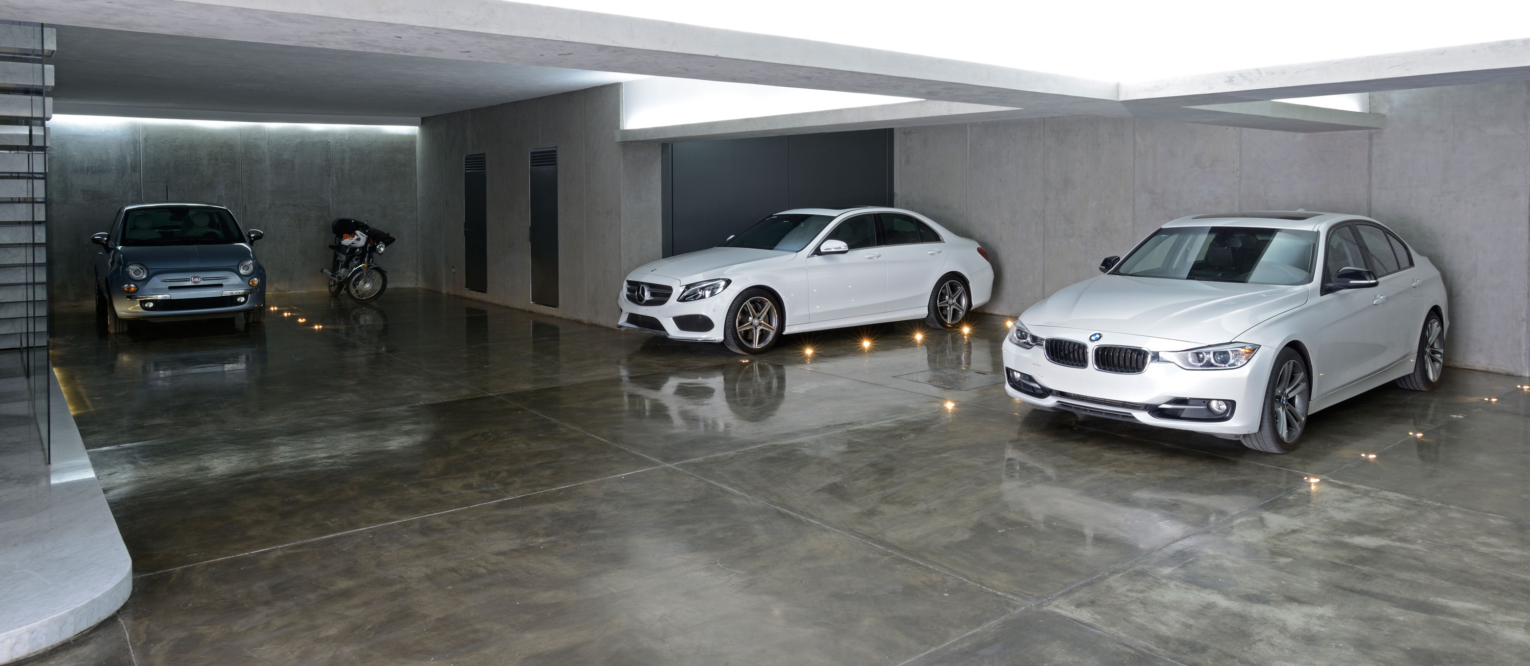 A Stunning Contemporary Home with Two Large Cantilevers in Guadalajara, Mexico by RAMA Construcción y Arquitectura (5)