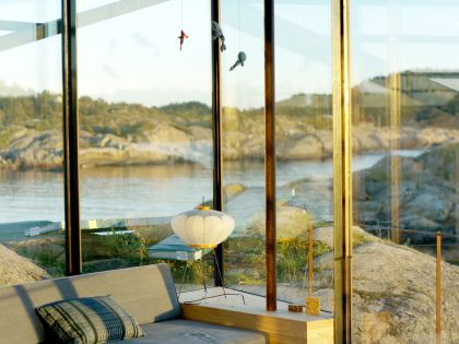 A Stunning Glass-Walled House Surrounded by the Rocky Landscape of Larvik, Norway by Lund Hagem (13)