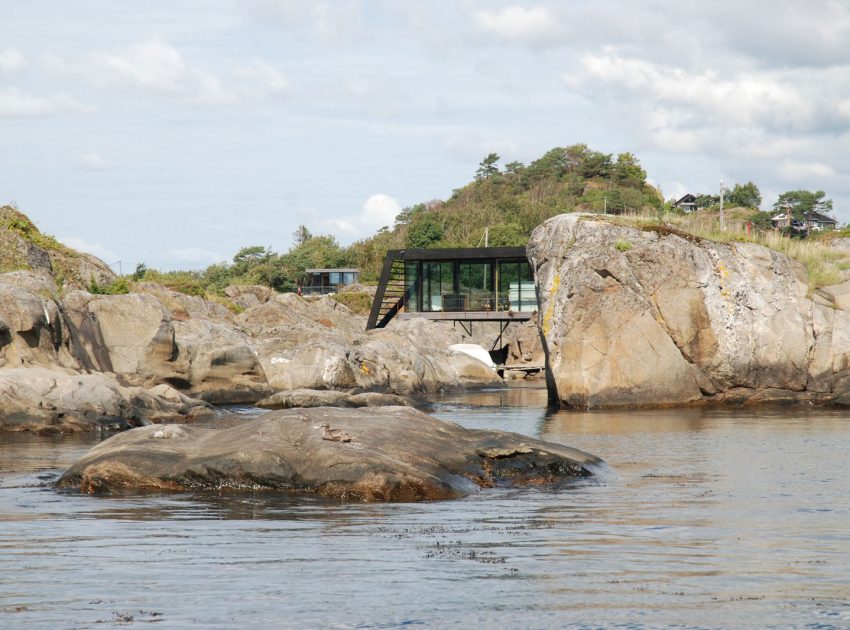 A Stunning Glass-Walled House Surrounded by the Rocky Landscape of Larvik, Norway by Lund Hagem (6)