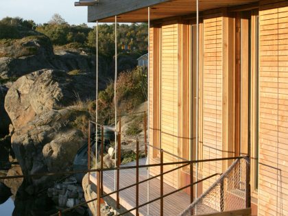 A Stunning Glass-Walled House Surrounded by the Rocky Landscape of Larvik, Norway by Lund Hagem (7)