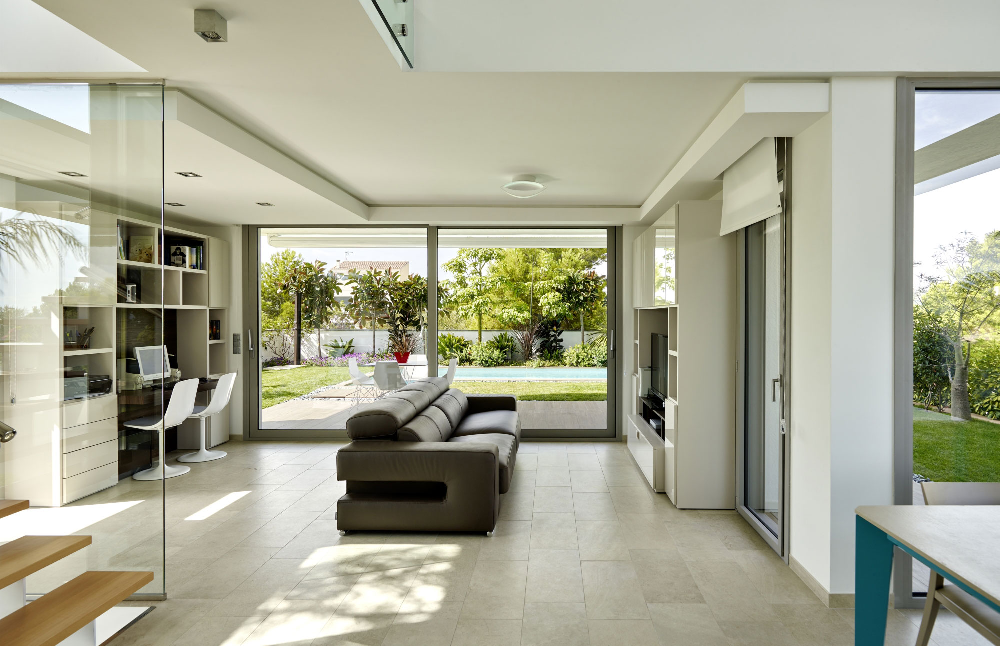 A Stunning Villa Characterized by the Modern Strong Lines and Natural Materials in Tarragona, Spain by White Houses Costa Dorada (11)