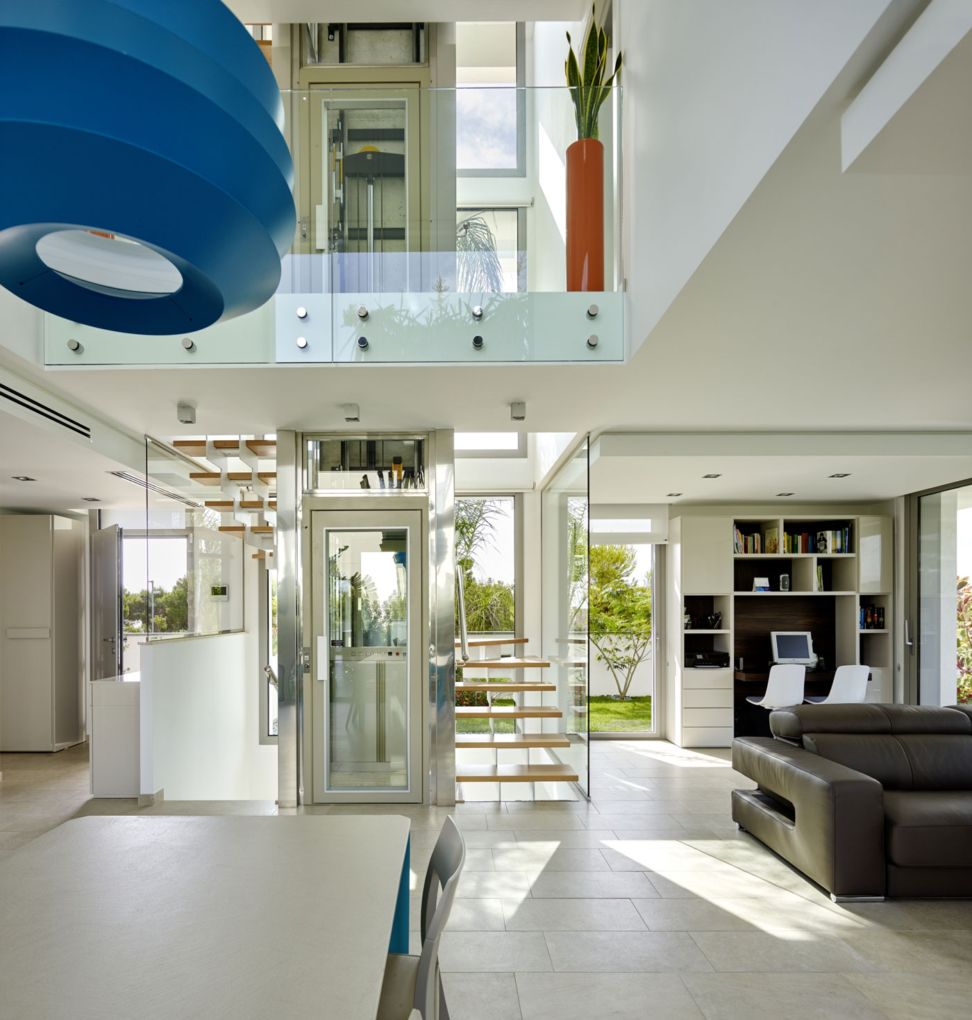 A Stunning Villa Characterized by the Modern Strong Lines and Natural Materials in Tarragona, Spain by White Houses Costa Dorada (13)