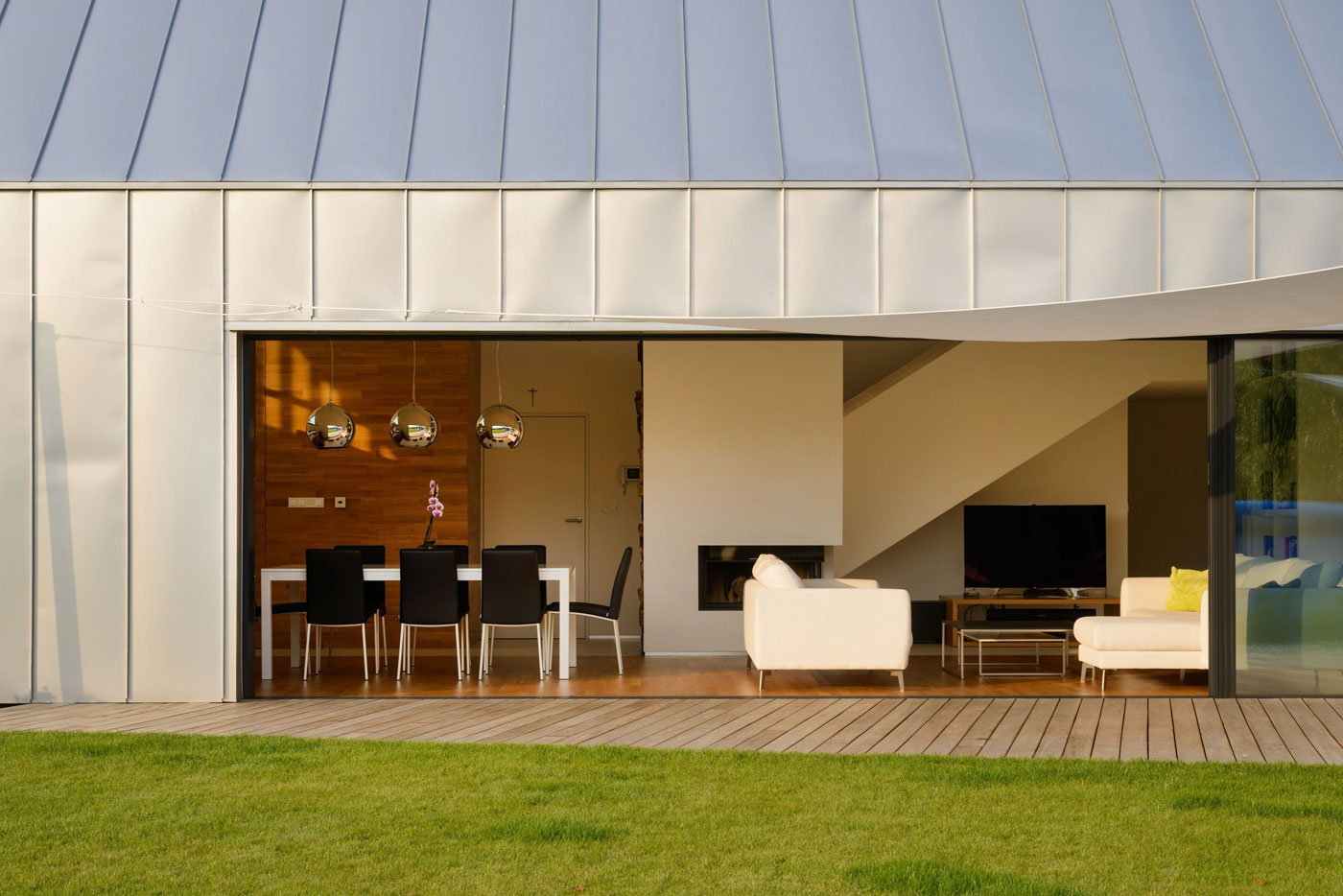 A Stunning and Spacious Two Barns House for a Modern Family in Tychy, Poland by RS + Robert Skitek (10)