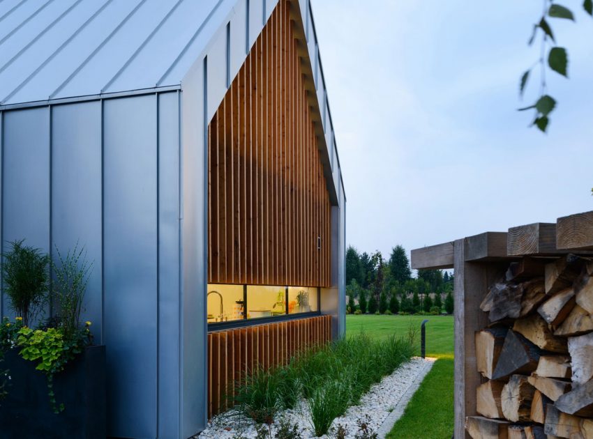 A Stunning and Spacious Two Barns House for a Modern Family in Tychy, Poland by RS + Robert Skitek (19)