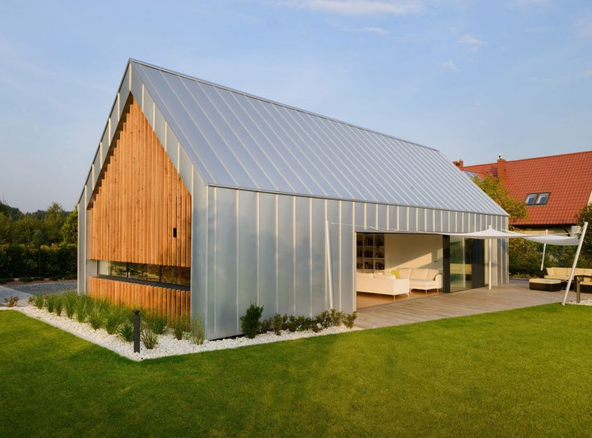 A Stunning and Spacious Two Barns House for a Modern Family in Tychy, Poland by RS + Robert Skitek (7)