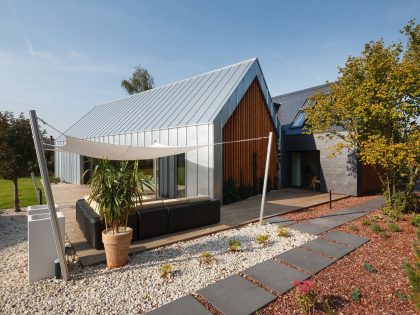 A Stunning and Spacious Two Barns House for a Modern Family in Tychy, Poland by RS + Robert Skitek (8)