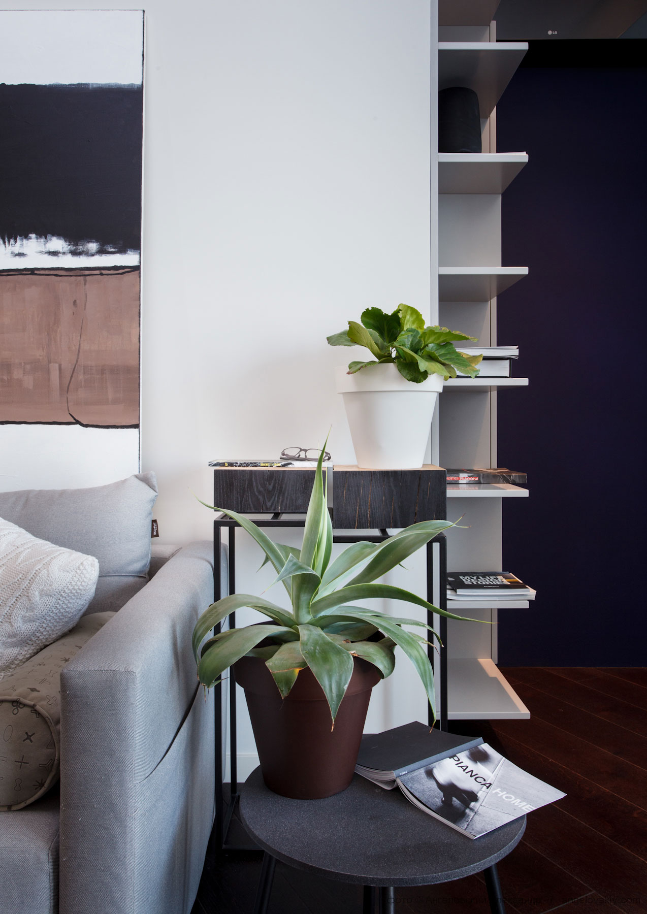 A Stylish Modern Apartment Full of Color and Comfortable Interior in Dnipropetrovsk Oblast by Azovskiy & Pahomova Architects (11)