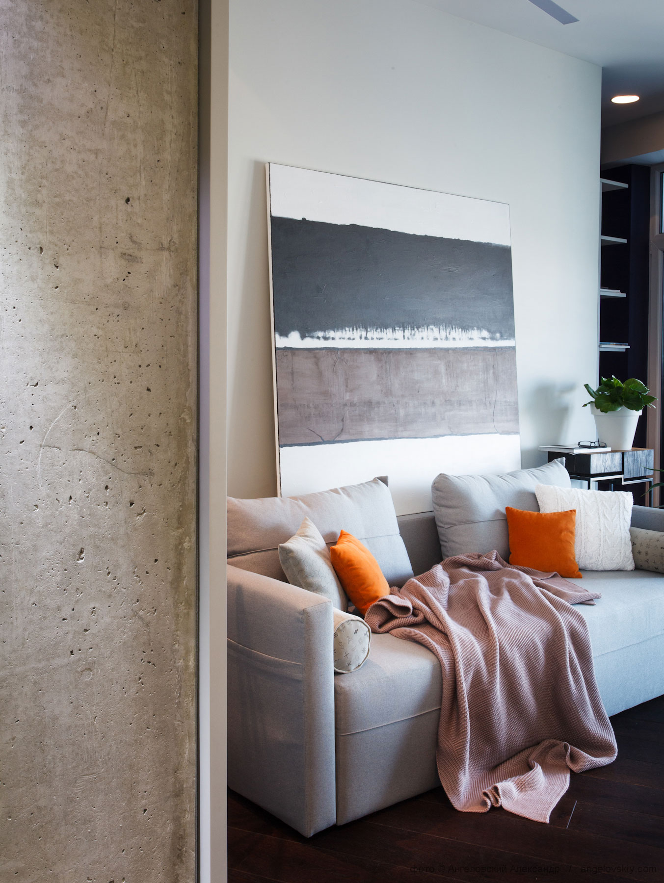 A Stylish Modern Apartment Full of Color and Comfortable Interior in Dnipropetrovsk Oblast by Azovskiy & Pahomova Architects (12)