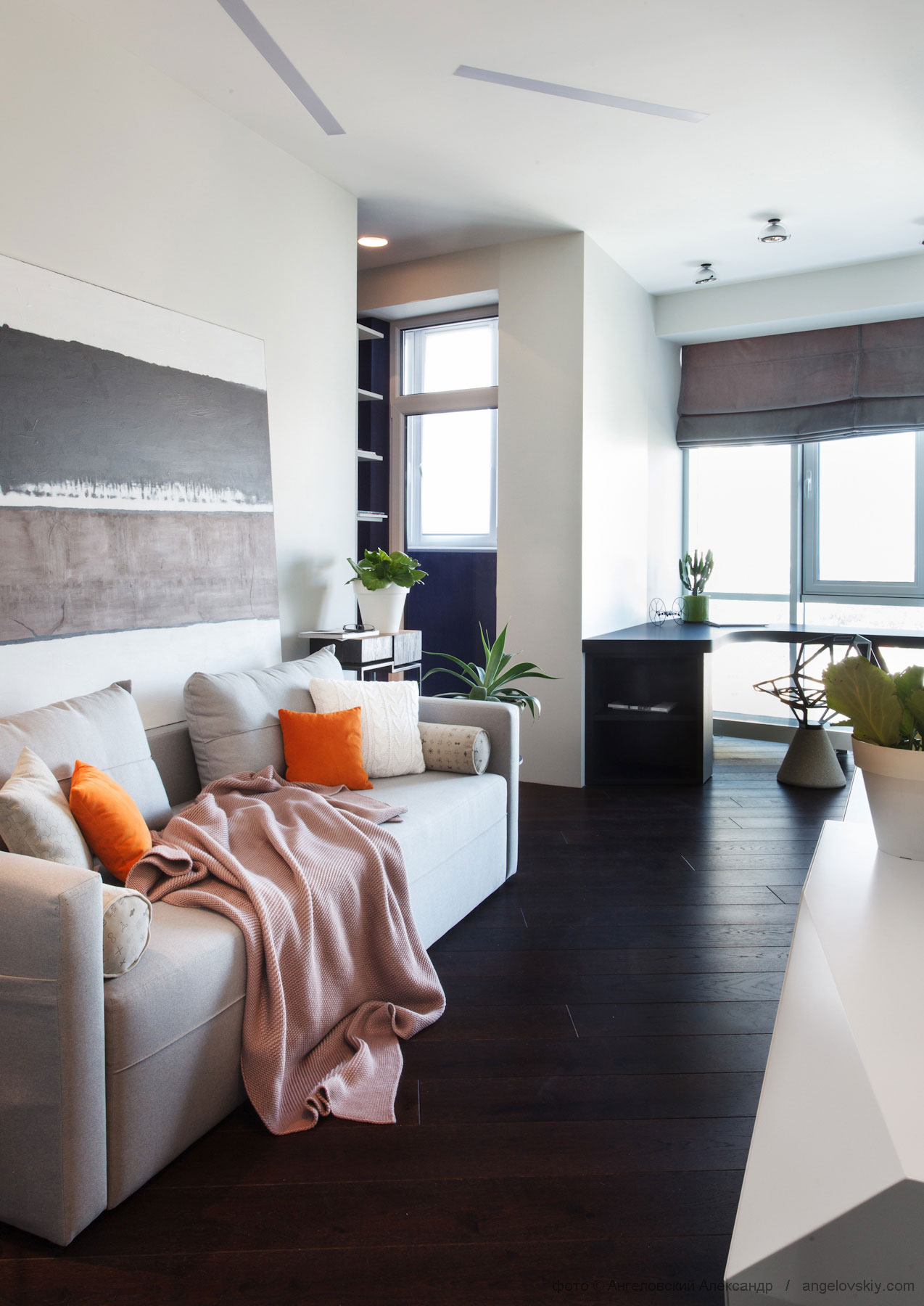 A Stylish Modern Apartment Full of Color and Comfortable Interior in Dnipropetrovsk Oblast by Azovskiy & Pahomova Architects (13)
