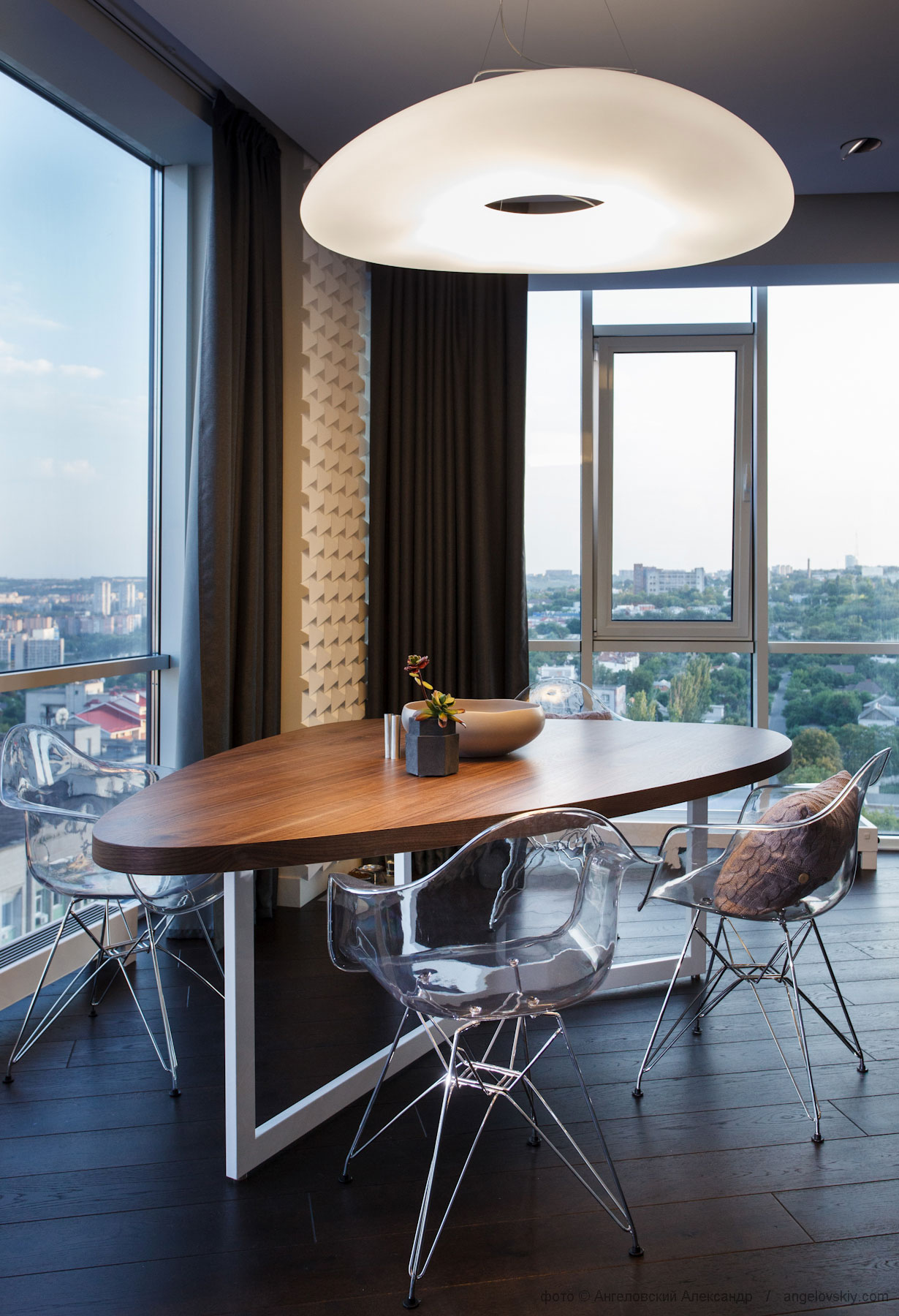 A Stylish Modern Apartment Full of Color and Comfortable Interior in Dnipropetrovsk Oblast by Azovskiy & Pahomova Architects (17)