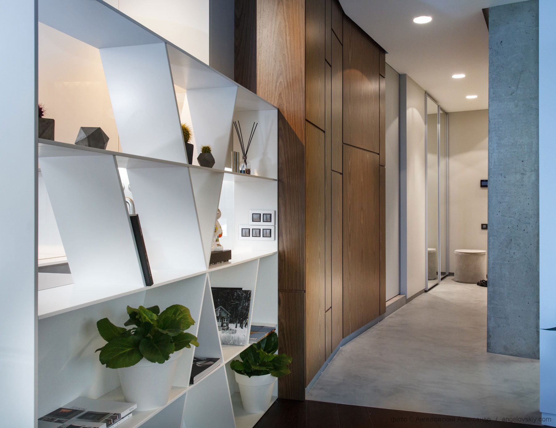 A Stylish Modern Apartment Full of Color and Comfortable Interior in Dnipropetrovsk Oblast by Azovskiy & Pahomova Architects (24)