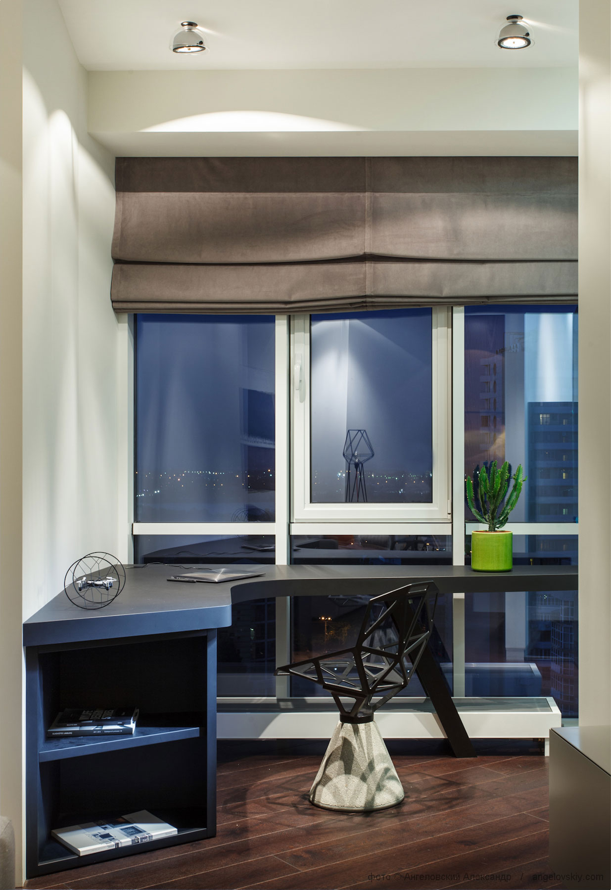 A Stylish Modern Apartment Full of Color and Comfortable Interior in Dnipropetrovsk Oblast by Azovskiy & Pahomova Architects (37)