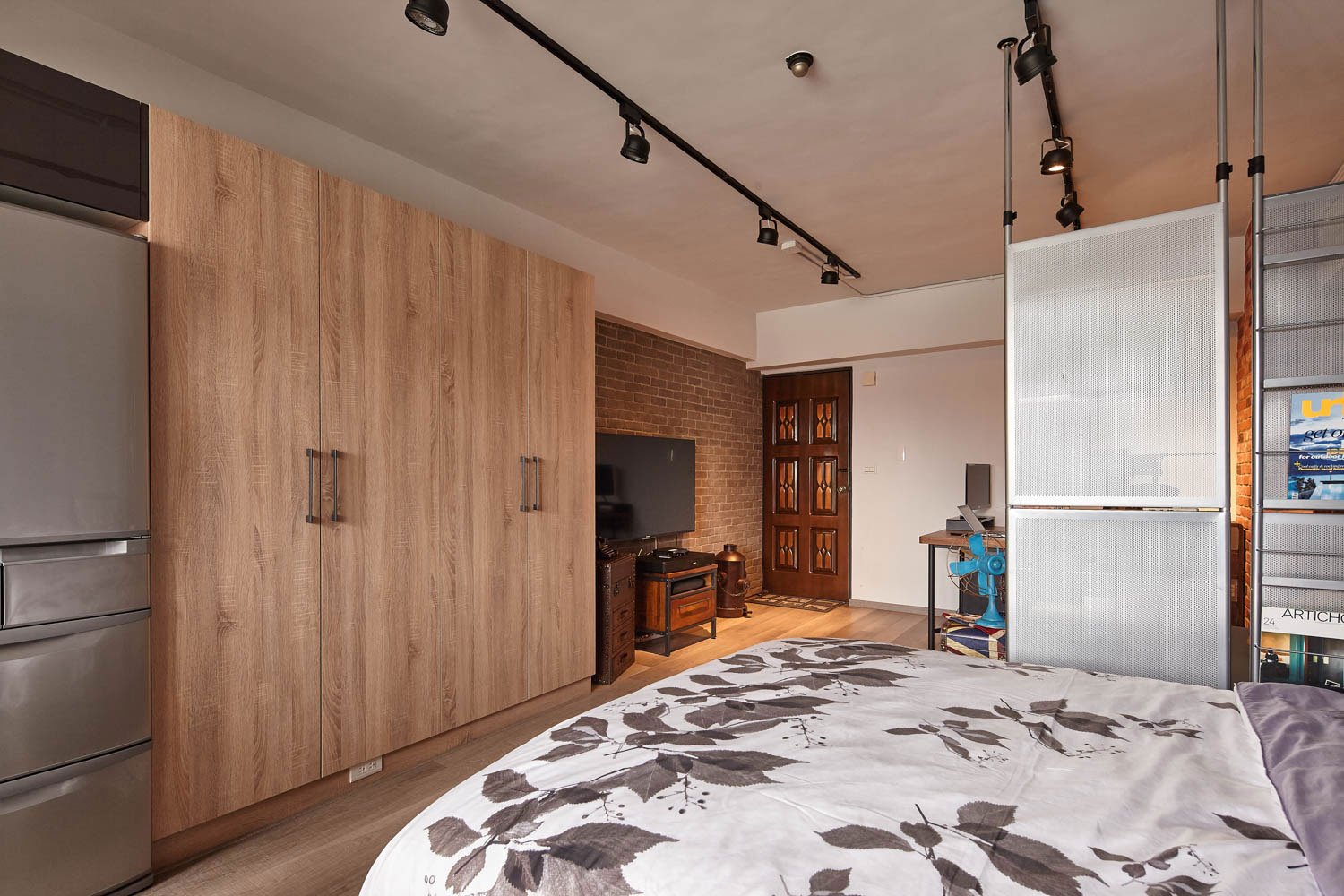 A Stylish and Tiny Industrial Loft Apartment in Taipei City by Alfonso Ideas (15)