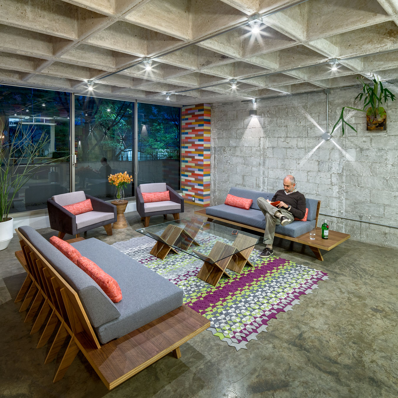 A Traditional Apartment Turned into a Colorful and Functional Studio in Polanco by Arquitectura en Movimiento Workshop (2)