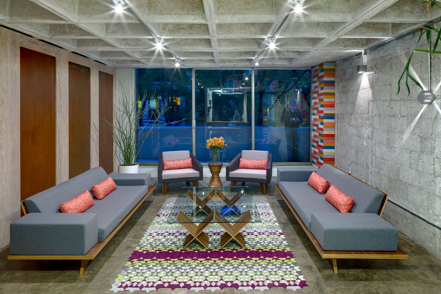 A Traditional Apartment Turned into a Colorful and Functional Studio in Polanco by Arquitectura en Movimiento Workshop (3)