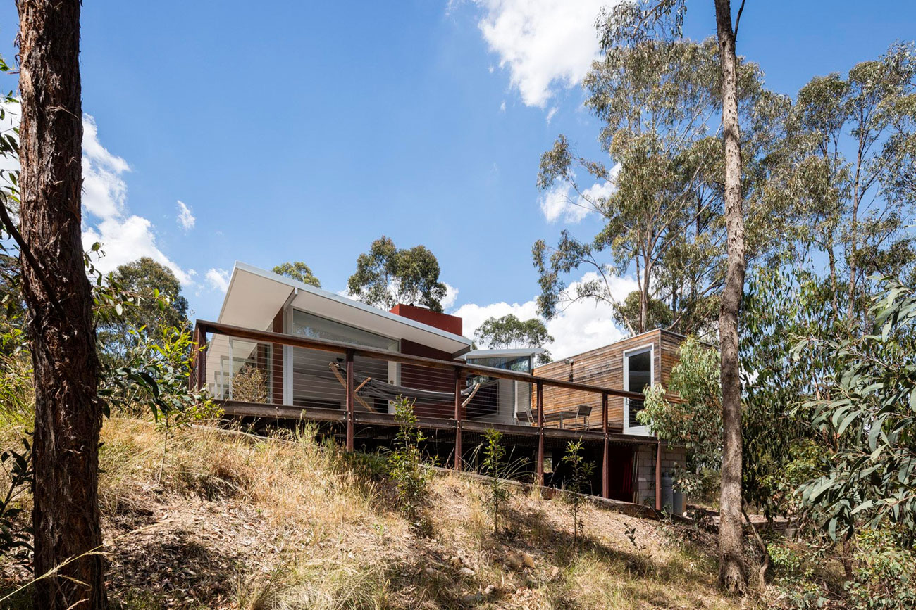 An Elegant Contemporary Mountain Home for Two Avid Climbers in New South Wales by Urban Possible (1)