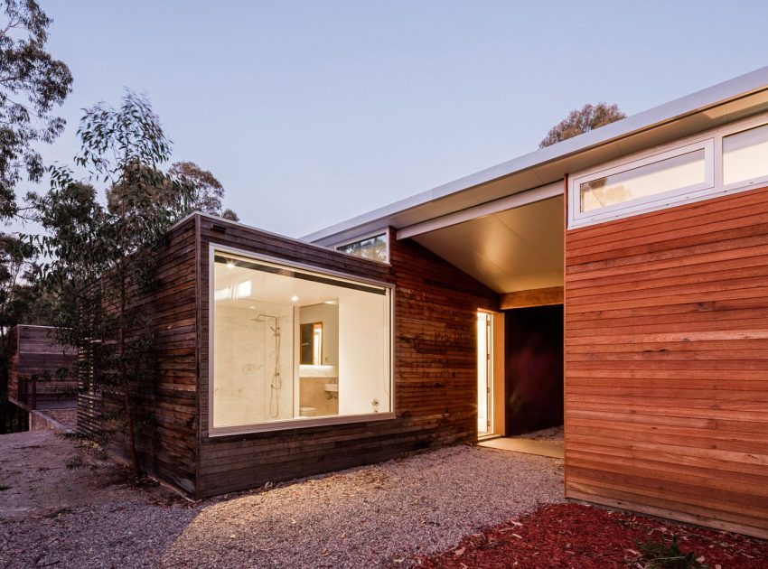 An Elegant Contemporary Mountain Home for Two Avid Climbers in New South Wales by Urban Possible (10)