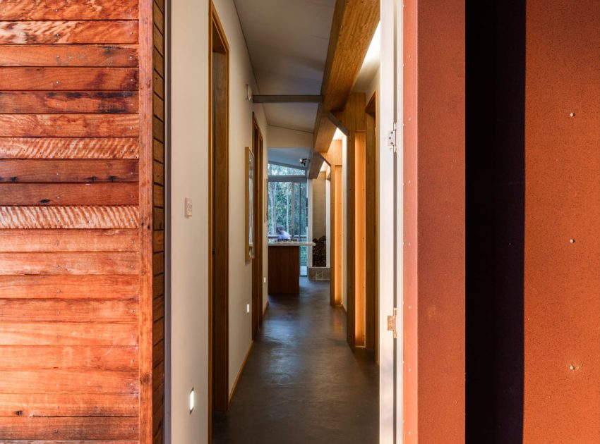 An Elegant Contemporary Mountain Home for Two Avid Climbers in New South Wales by Urban Possible (11)