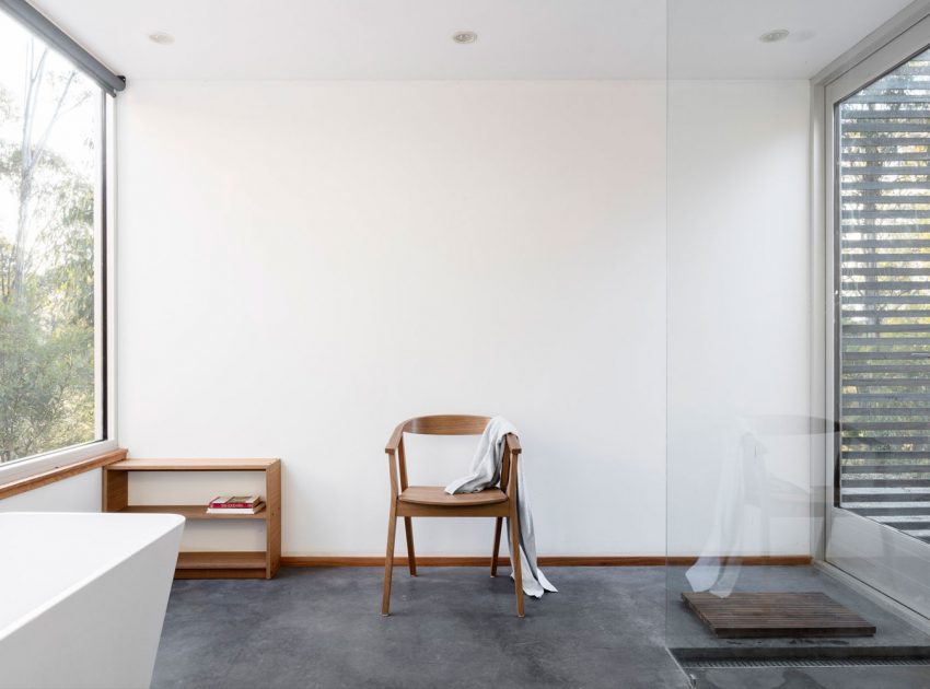 An Elegant Contemporary Mountain Home for Two Avid Climbers in New South Wales by Urban Possible (15)