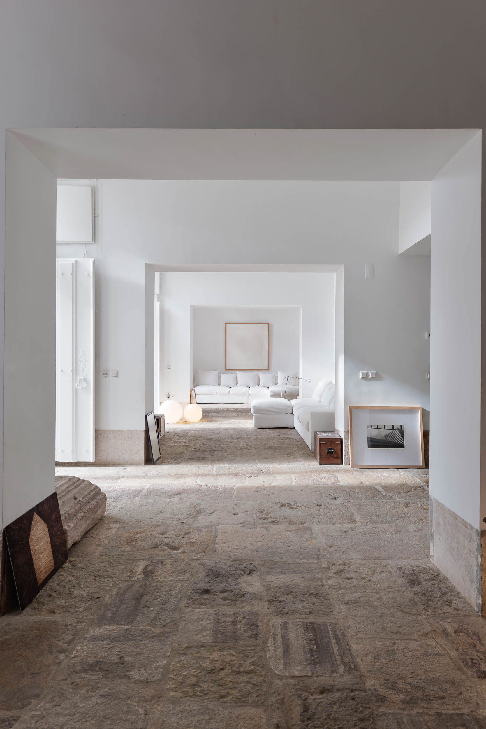An 18th-Century Townhouse Transformed into a Charming Home in Lisbon, Portugal by Aires Mateus (12)