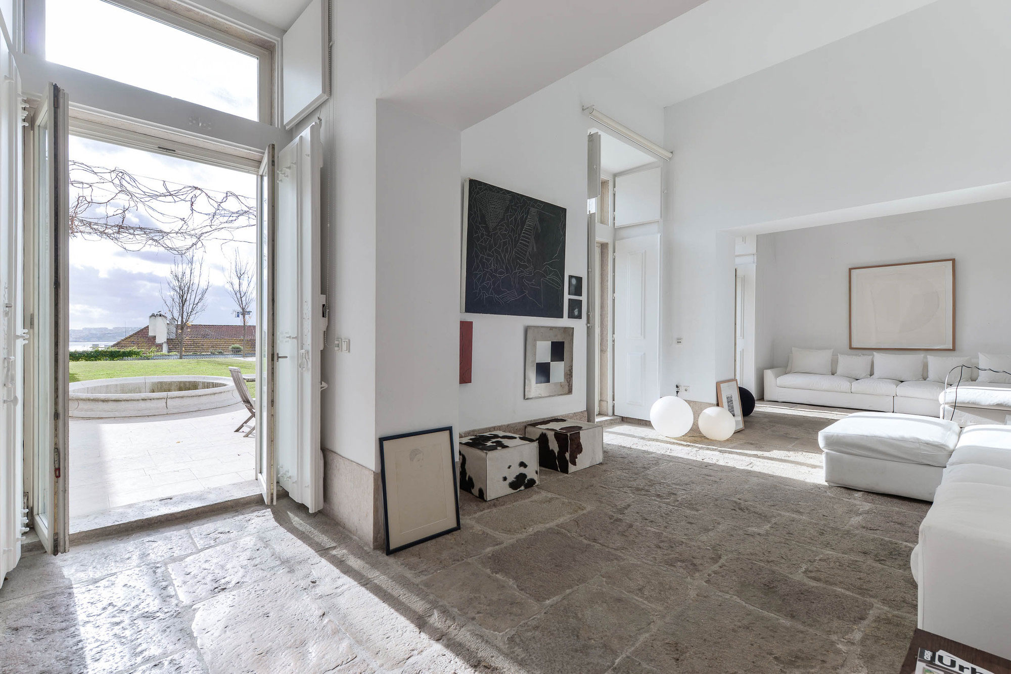 An 18th-Century Townhouse Transformed into a Charming Home in Lisbon, Portugal by Aires Mateus (13)