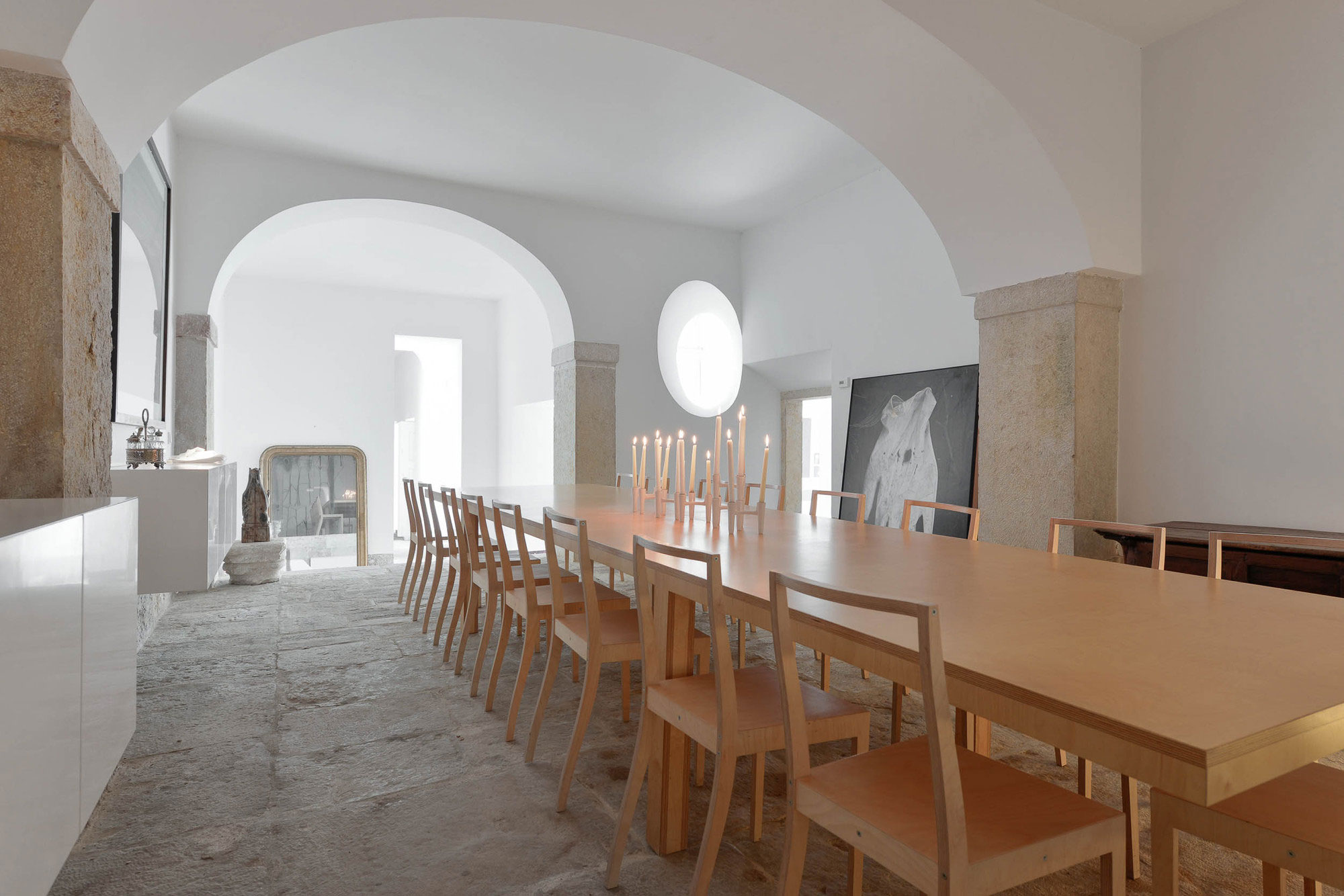 An 18th-Century Townhouse Transformed into a Charming Home in Lisbon, Portugal by Aires Mateus (27)