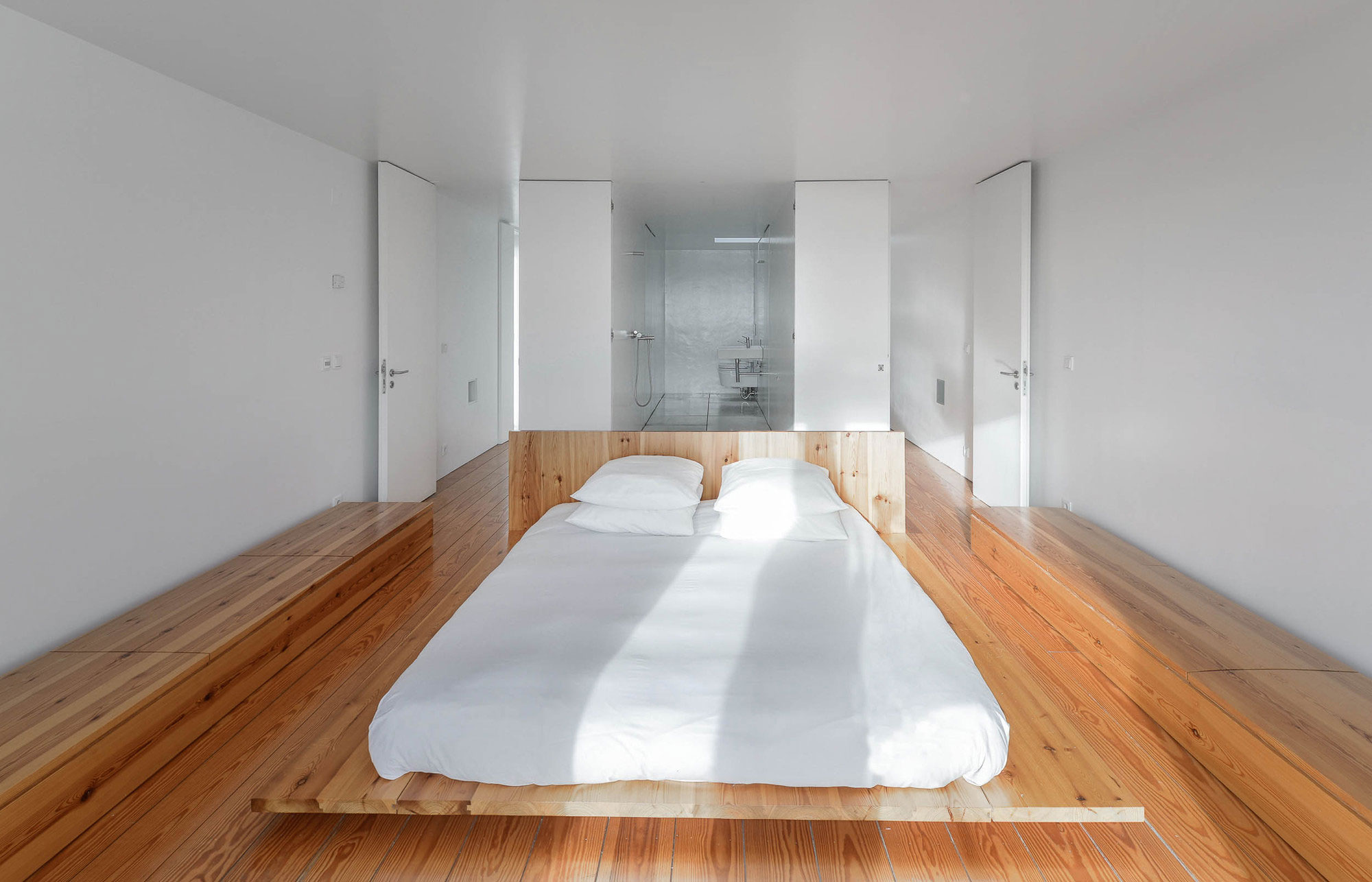 An 18th-Century Townhouse Transformed into a Charming Home in Lisbon, Portugal by Aires Mateus (31)