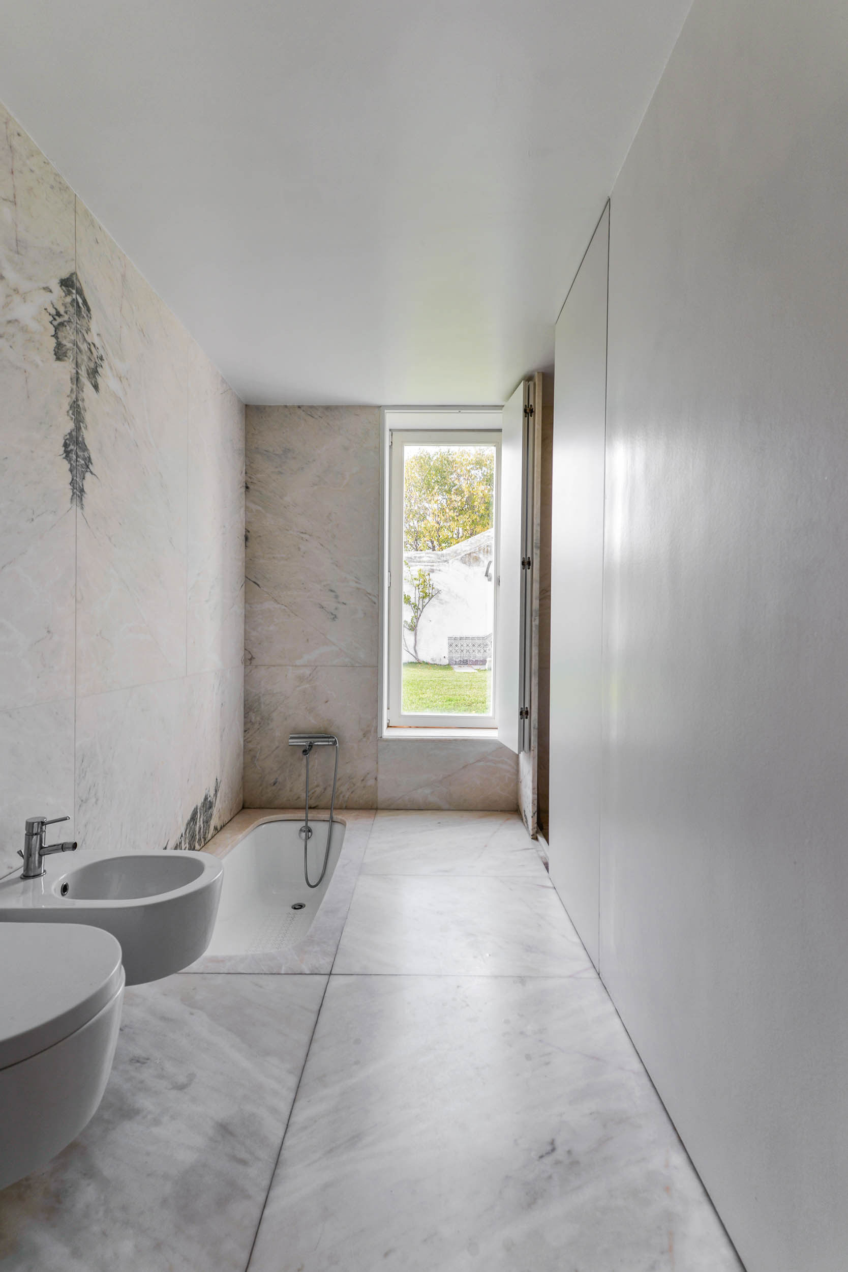 An 18th-Century Townhouse Transformed into a Charming Home in Lisbon, Portugal by Aires Mateus (32)