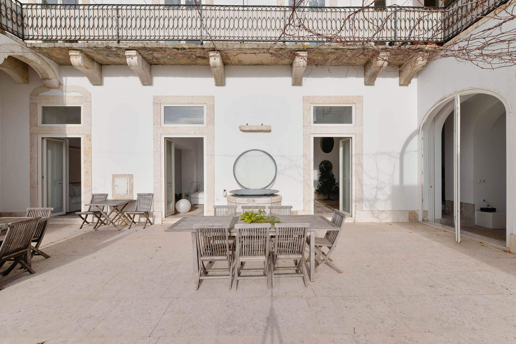 An 18th-Century Townhouse Transformed into a Charming Home in Lisbon, Portugal by Aires Mateus (8)