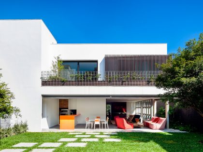 An Airy and Cheerful House with Vibrant Pops of Color in São Paulo