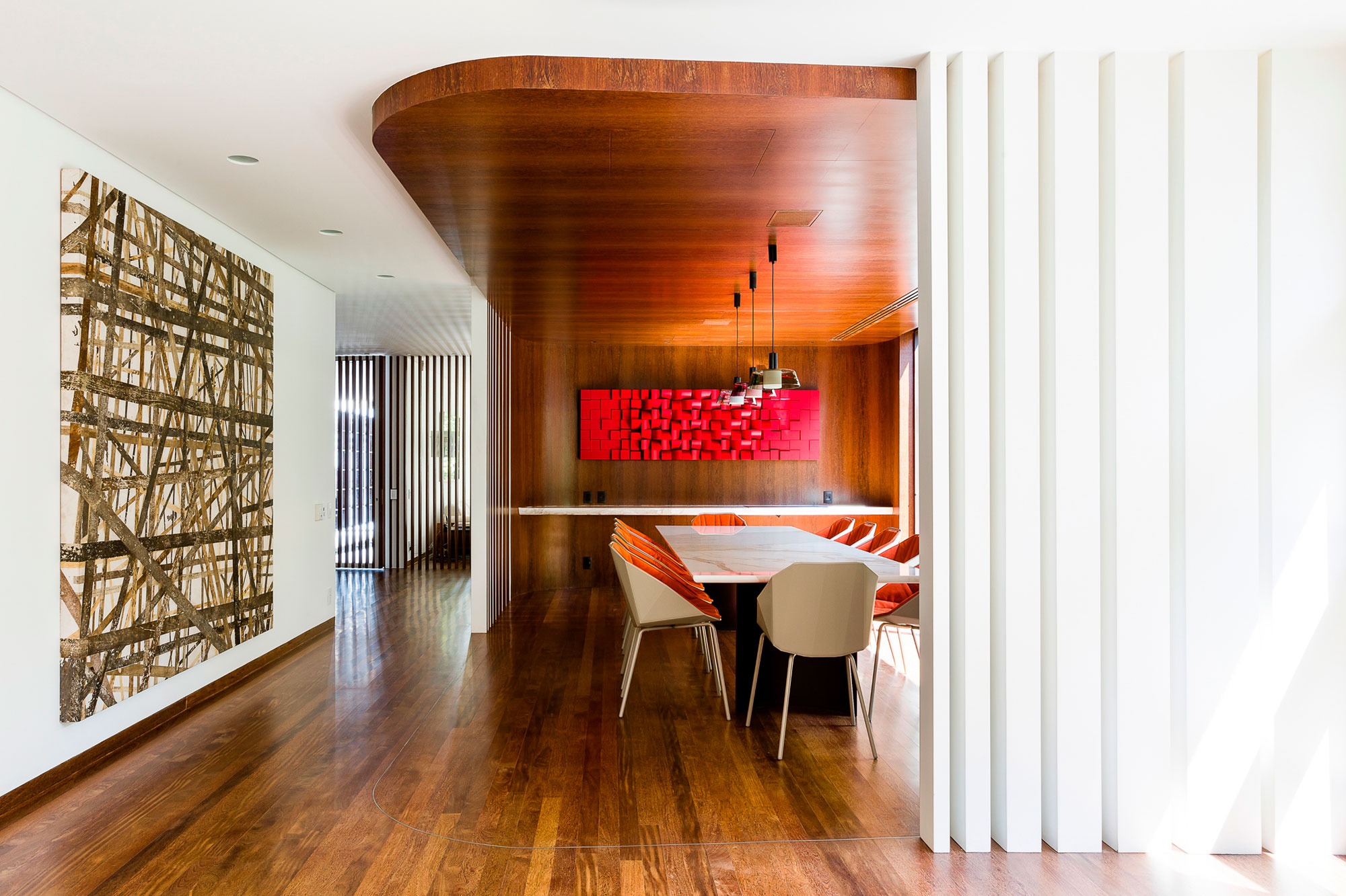 An Airy and Cheerful House with Vibrant Pops of Color in São Paulo by Pascali Semerdjian Architects (13)