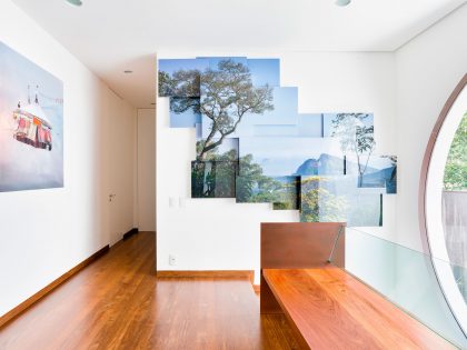 An Airy and Cheerful House with Vibrant Pops of Color in São Paulo by Pascali Semerdjian Architects (15)