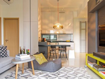 An Eclectic and Stylish Apartment with Functional Elements in Singapore