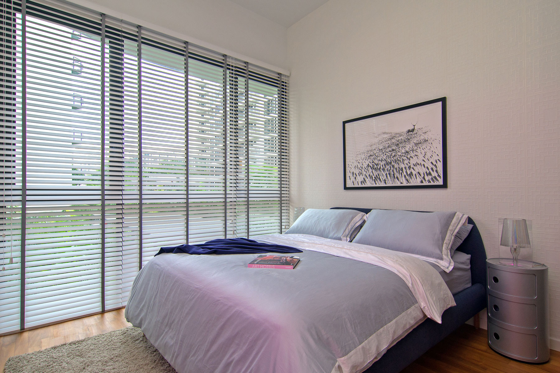 An Eclectic and Stylish Apartment with Functional Elements in Singapore by KNQ Associates (10)