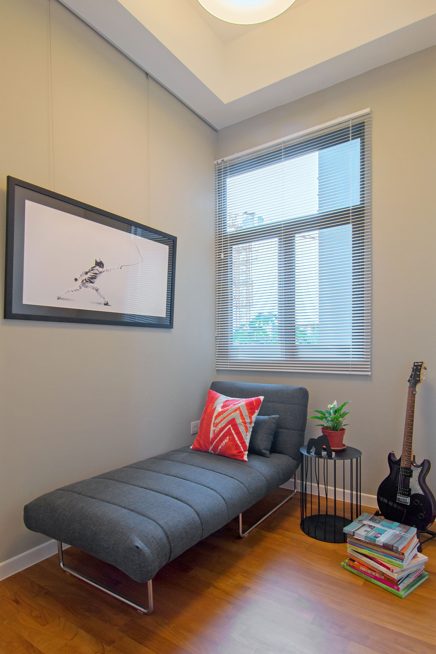 An Eclectic and Stylish Apartment with Functional Elements in Singapore by KNQ Associates (19)