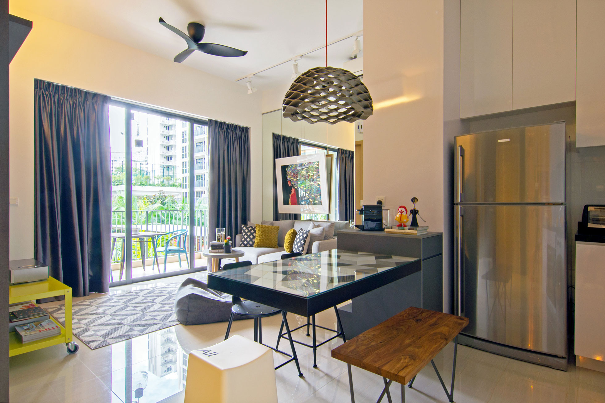 An Eclectic and Stylish Apartment with Functional Elements in Singapore by KNQ Associates (4)